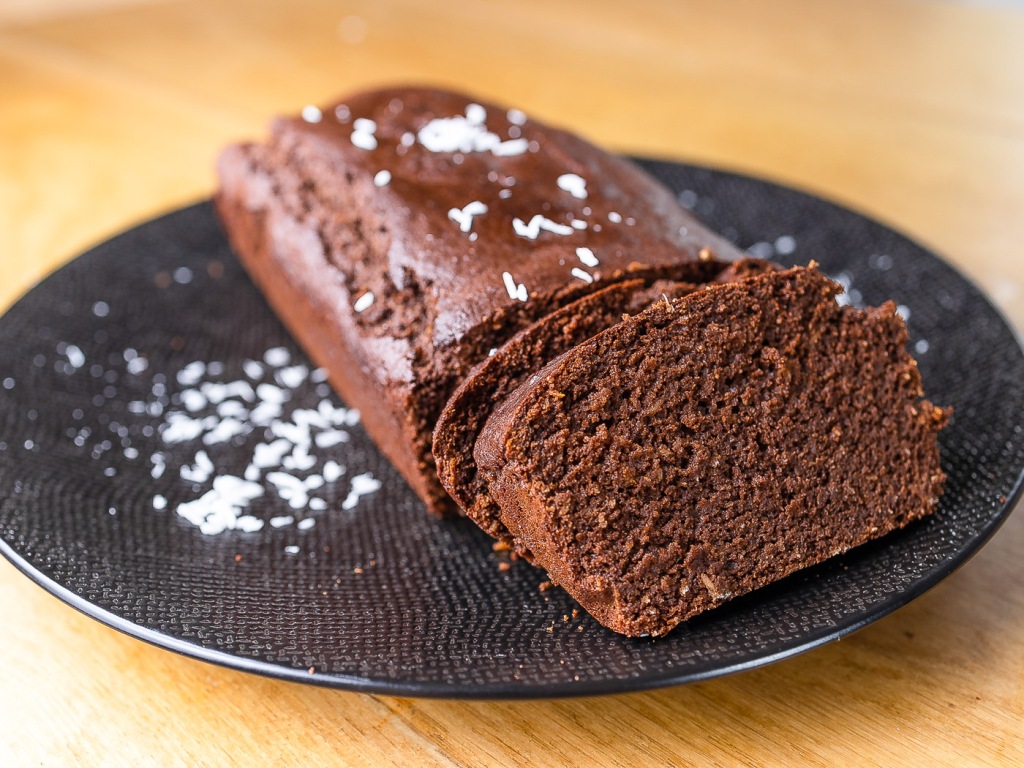 Gâteau au cacao cru et à la noix de coco (sans gluten et sans lactose)